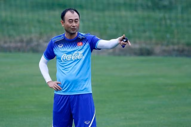 Chính ông, Park Hang Seo! Chuyện gì Công Phượng, V-League?