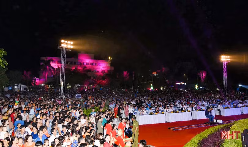 Khai trương du lịch biển Hà Tĩnh năm 2019