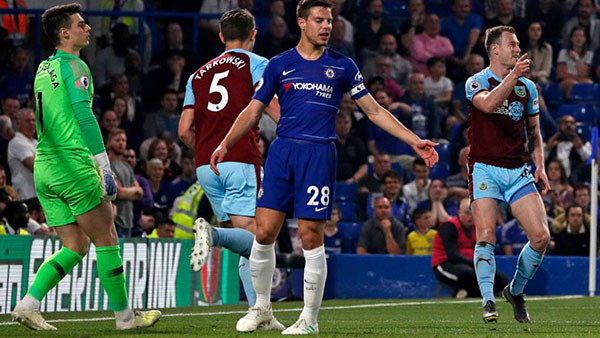 Top 4 Ngoại hạng Anh: Chelsea tự bắn vào chân, MU và Arsenal còn cơ hội ảnh 1 Top 4 Ngoại hạng Anh: Chelsea tự bắn vào chân, MU và Arsenal còn cơ hội