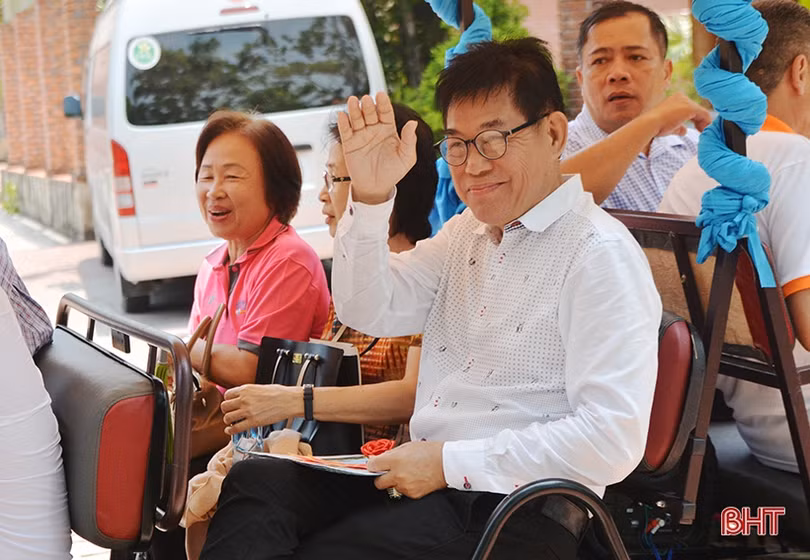 Du khách quốc tế, trong nước tham quan các điểm du lịch Hà Tĩnh