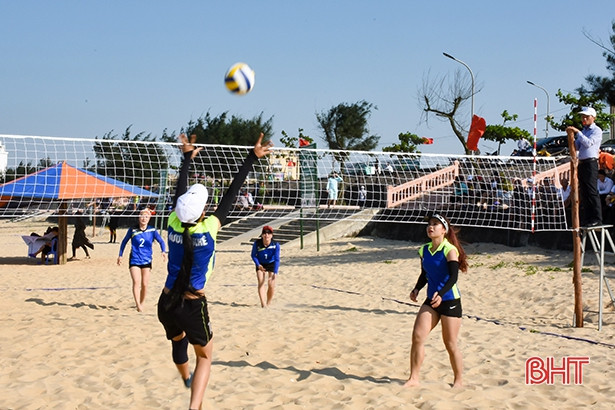 Khởi tranh Giải bóng chuyền bãi biển Hà Tĩnh năm 2019