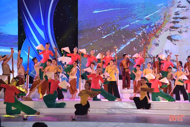 Khai trương du lịch biển Hà Tĩnh năm 2019