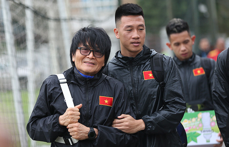 Bác sĩ Choi Ju Young sẽ làm việc toàn thời gian tại Việt Nam, sát cánh cùng U23 Việt Nam, tuyển Việt Nam Chính ông, Park Hang Seo! Chuyện gì Công Phượng, V-League?