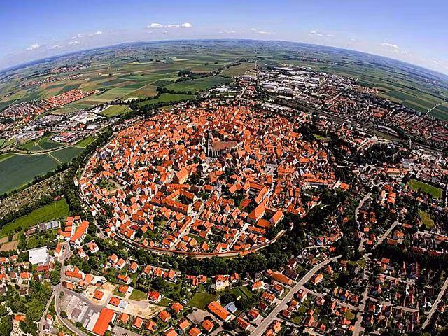 Thị trấn được dát bằng 72.000 tấn kim cương