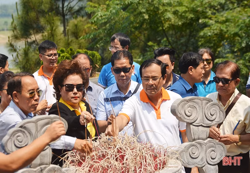 Du khách quốc tế, trong nước tham quan các điểm du lịch Hà Tĩnh