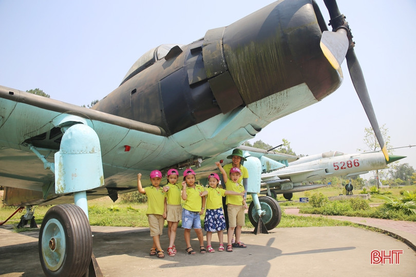 200 học sinh Mầm non Trí Đức về tri ân Ngã ba Đồng Lộc