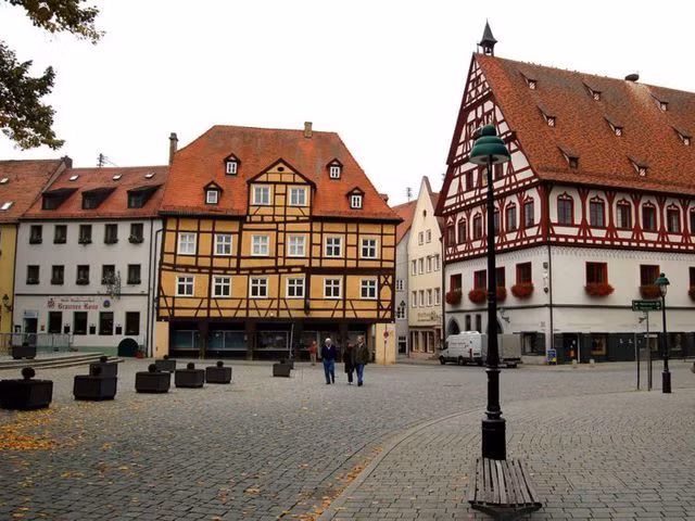 Thị trấn được dát bằng 72.000 tấn kim cương