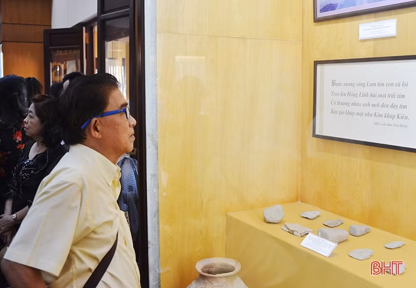 Du khách quốc tế, trong nước tham quan các điểm du lịch Hà Tĩnh