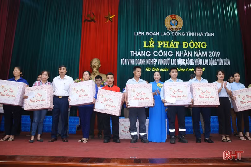 Hà Tĩnh tôn vinh 50 lao động giỏi, 15 doanh nghiệp vì người lao động