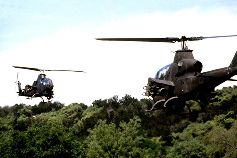 Trực thăng AH-1 Cobra cơ động di tản nhanh