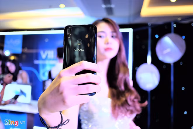 Loạt smartphone giảm giá mạnh cuối tháng 4