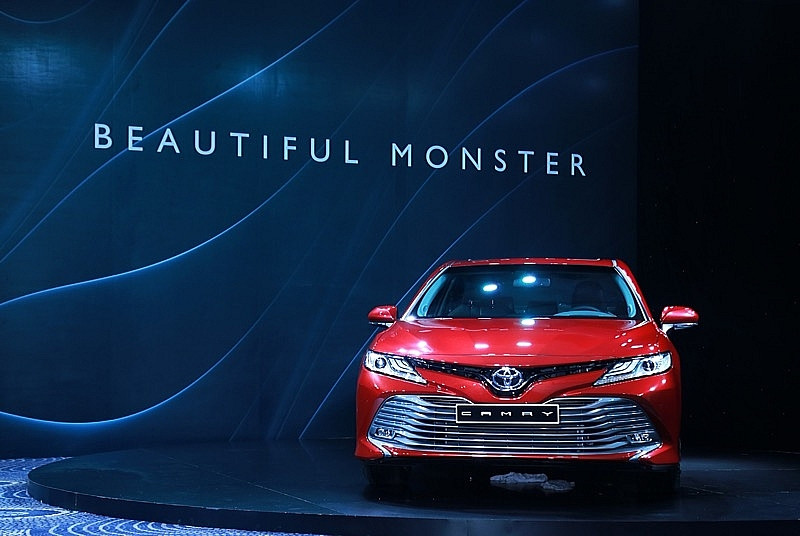 Toyota Camry 2019 nhập khẩu từ Thái Lan giá bán từ 1,029 tỷ đồng