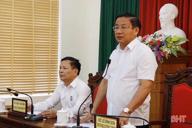 Bí thư Tỉnh ủy Lê Đình Sơn giải đáp thấu đáo kiến nghị của công dân trong phiên tiếp định kỳ tháng 4