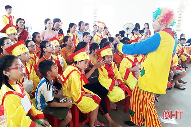 Học sinh tiểu học hào hứng giao lưu “Tài năng tiếng Anh Lasting”