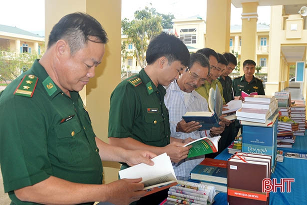Biên phòng Hà Tĩnh, Trường THPT Nghi Xuân tổ chức “Ngày sách Việt Nam”