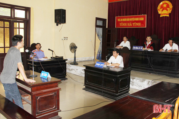 “Mượn” xe hàng xóm, lĩnh 9 tháng tù giam
