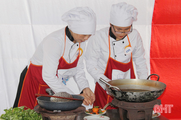 Về Xuân Thành xem các đầu bếp trổ tài nấu nướng