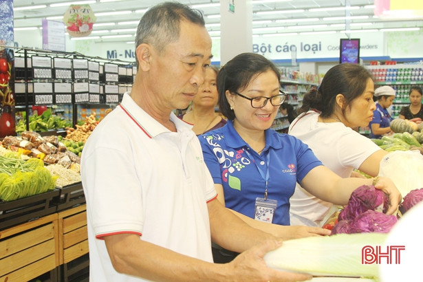 Công nhân lao động Hà Tĩnh thi đua sáng tạo và cống hiến