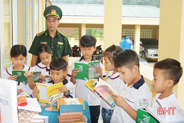 Biên phòng Hà Tĩnh, Trường THPT Nghi Xuân tổ chức “Ngày sách Việt Nam”