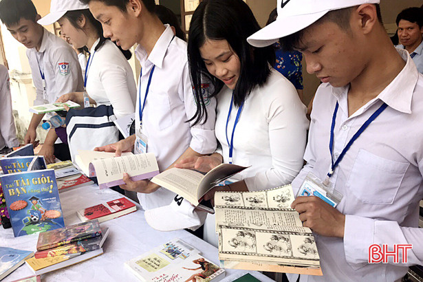 Biên phòng Hà Tĩnh, Trường THPT Nghi Xuân tổ chức “Ngày sách Việt Nam”