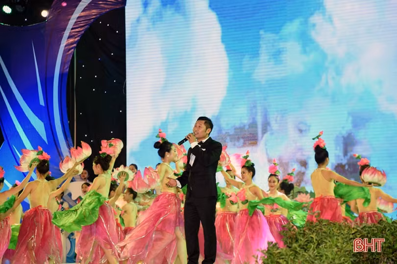 Khai trương du lịch biển Hà Tĩnh năm 2019