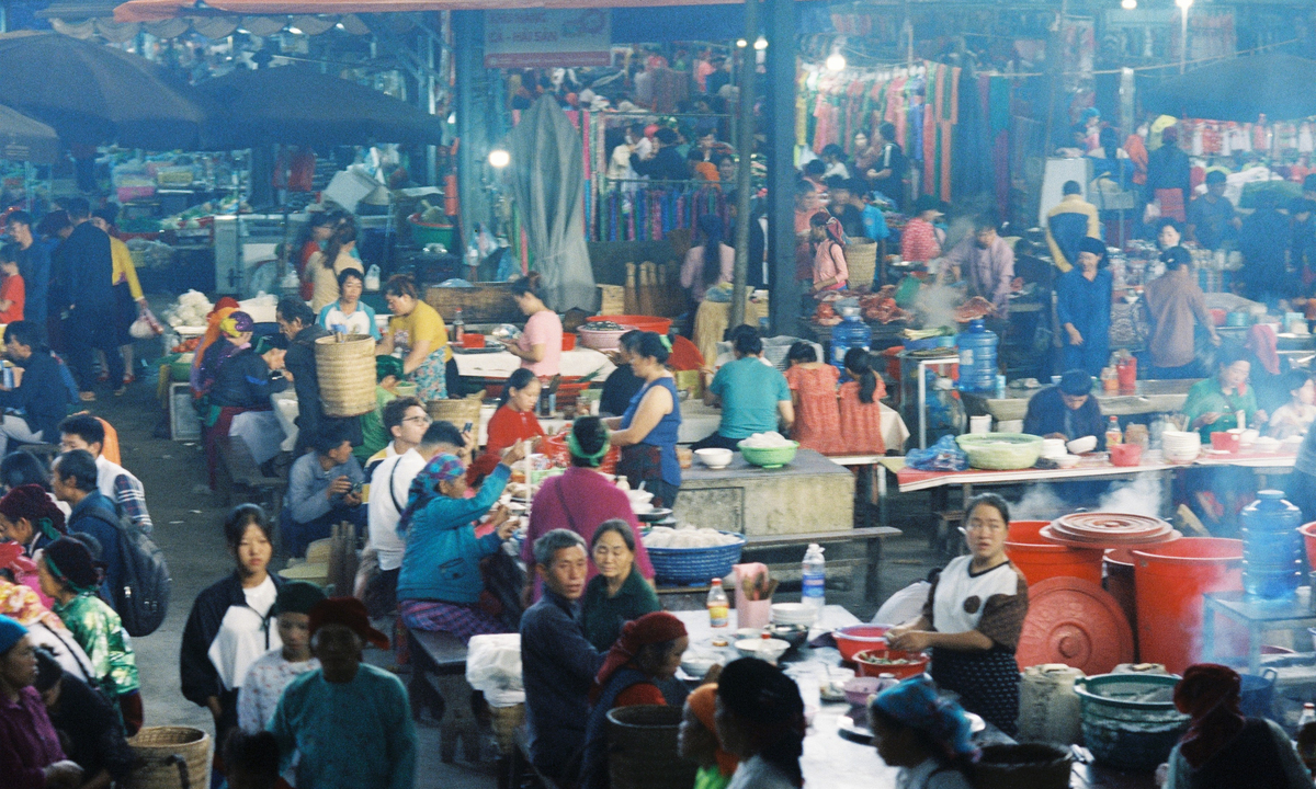 Chợ phiên Mèo Vạc bắt đầu đông vui nhất năm