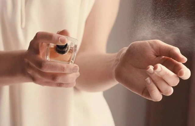 Nước hoa NICE GIRL nhãn hàng B&amp;B Perfume bị thu hồi, tiêu hủy do không rõ nguồn gốc, không an toàn cho người sử dụng. Ảnh: minh họa