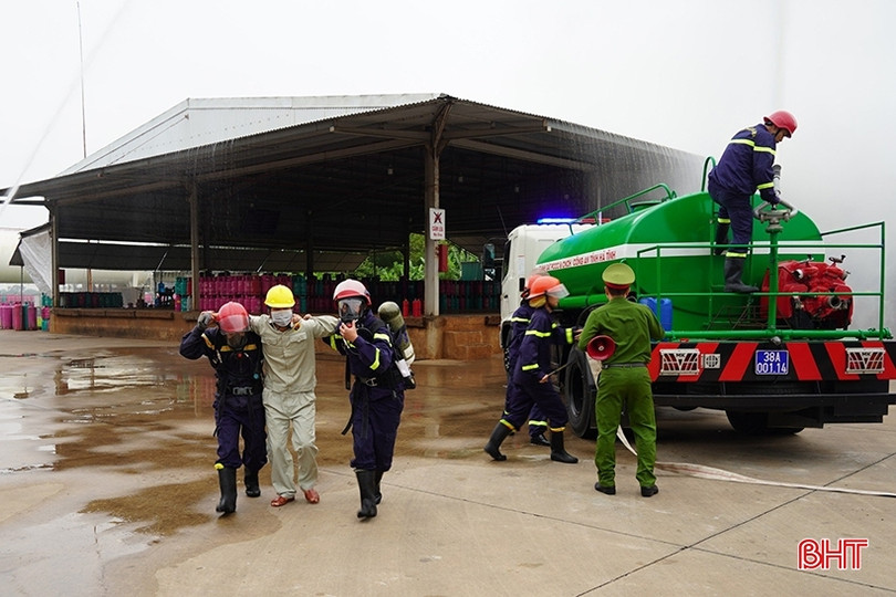 Diễn tập sự cố gây cháy nổ tại doanh nghiệp ở Nghi Xuân