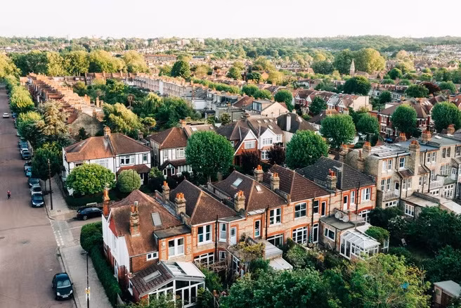 Hơn 1 triệu ngôi nhà trống vì chủ sở hữu không dám bán ở Anh