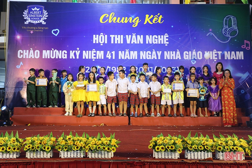 Ấn tượng hội thi văn nghệ chào mừng ngày 20/11 của Trường Albert Einstein