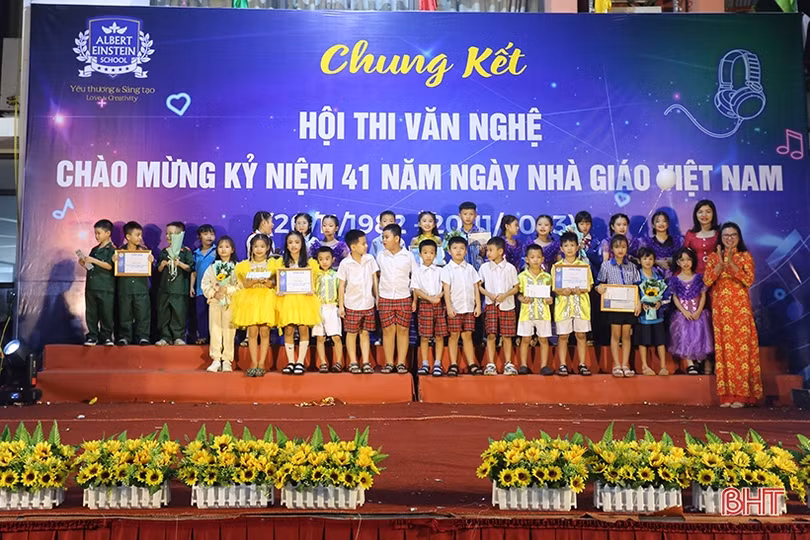 Ấn tượng hội thi văn nghệ chào mừng ngày 20/11 của Trường Albert Einstein