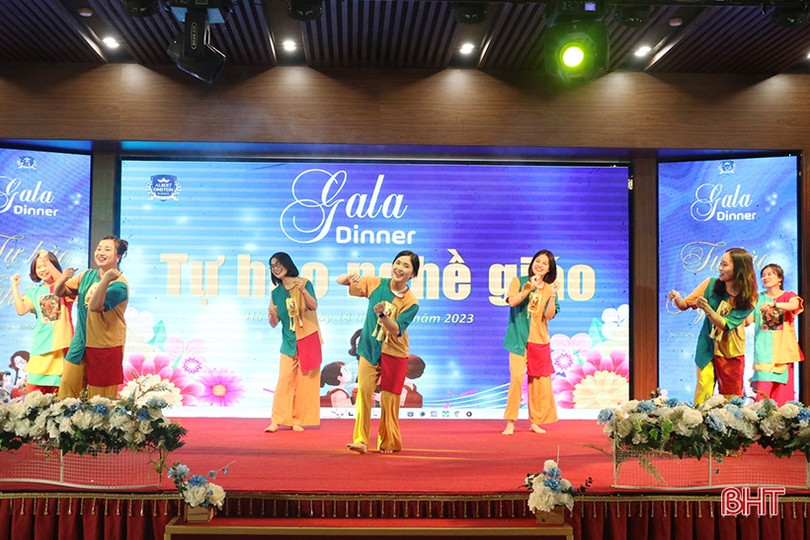 Đặc sắc các tiết mục văn nghệ “Tự hào nghề giáo” của Trường Albert Einstein