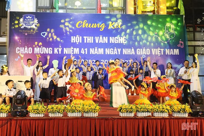 Ấn tượng hội thi văn nghệ chào mừng ngày 20/11 của Trường Albert Einstein