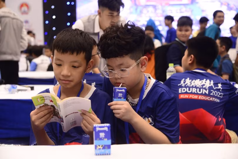 Vinamilk tiếp sức nhà vô địch nhí tại Robotacon WRO 2023