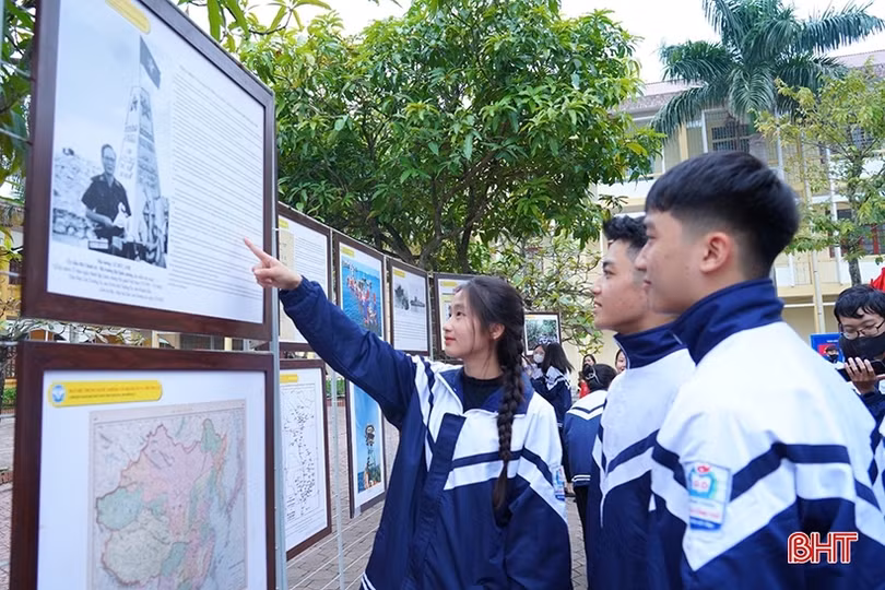 Triển lãm số 3D “Hoàng Sa, Trường Sa là của Việt Nam” tại Nghi Xuân