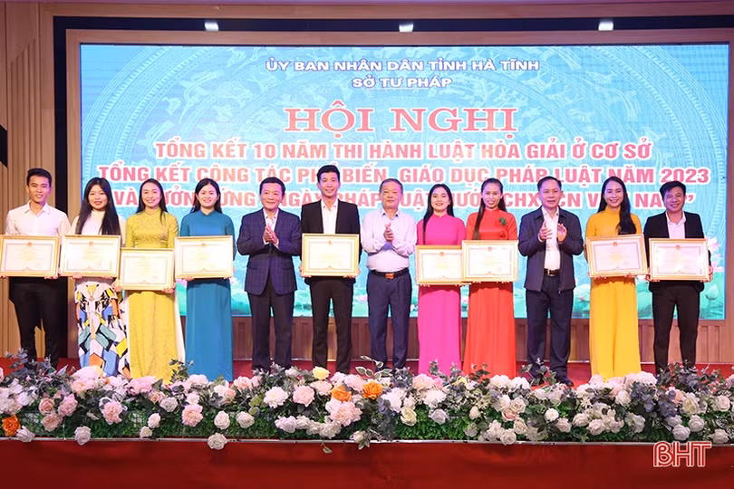 Đảm bảo chế độ hỗ trợ cho tổ hòa giải, đội ngũ hòa giải viên, tuyên truyền viên