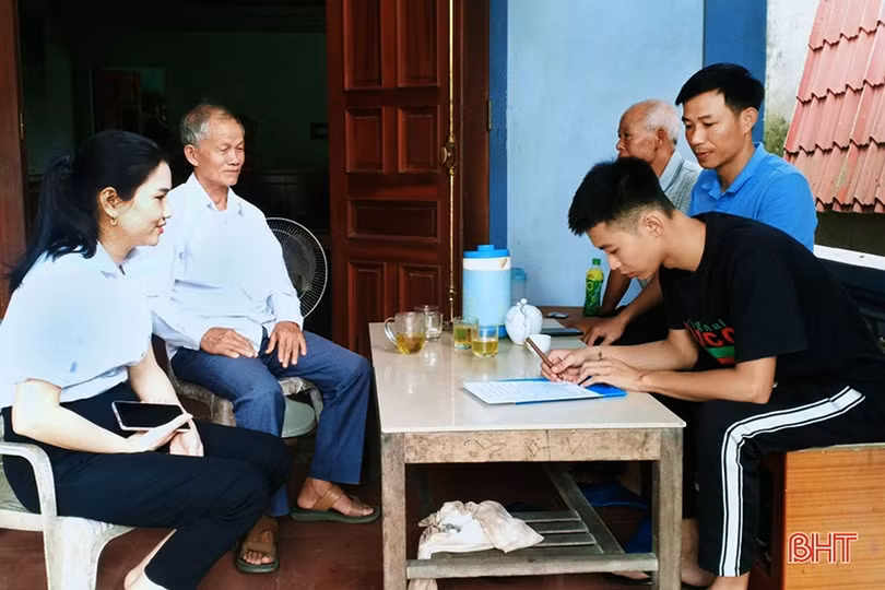 Viết đơn tình nguyện nhập ngũ, tiếp bước cha anh lên đường bảo vệ Tổ quốc