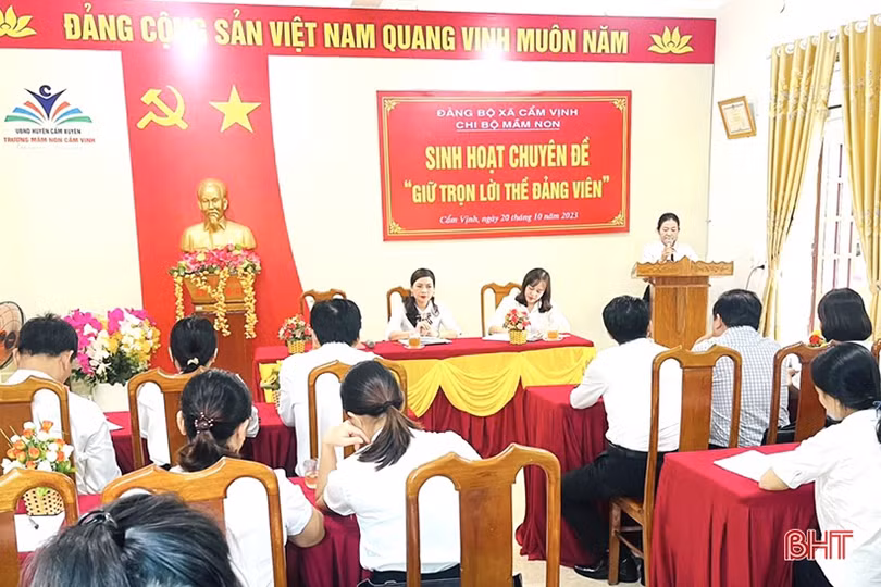 Sinh hoạt chuyên đề “Giữ trọn lời thề đảng viên” để tự soi, tự sửa