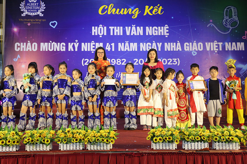 Ấn tượng hội thi văn nghệ chào mừng ngày 20/11 của Trường Albert Einstein