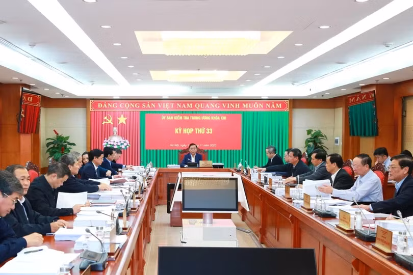 Ủy ban Kiểm tra Trung ương xem xét, thi hành kỷ luật một số tổ chức đảng, đảng viên