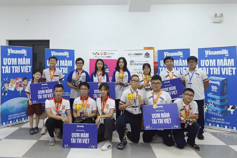 Vinamilk tiếp sức nhà vô địch nhí tại Robotacon WRO 2023