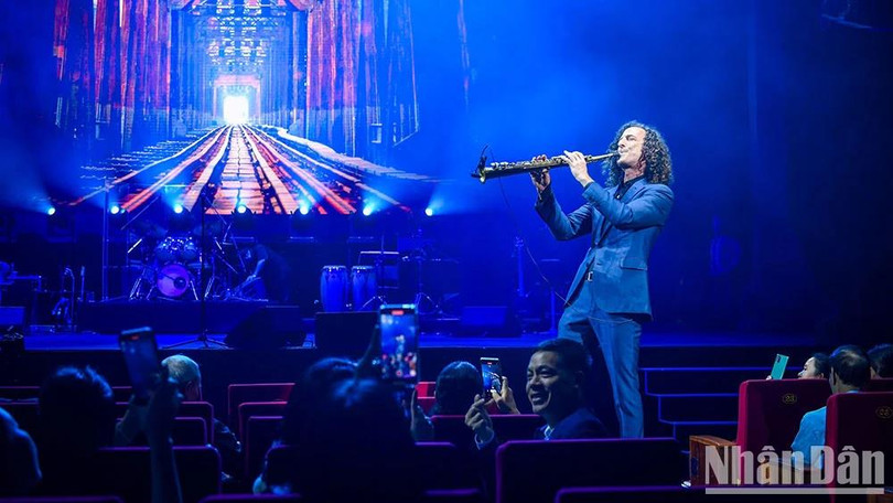 “Kenny G Live in Vietnam”: Đêm nhạc của cảm xúc