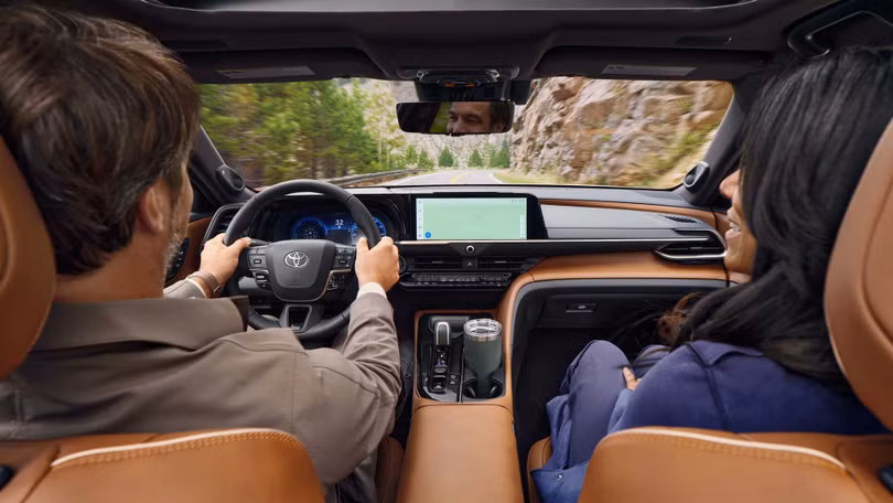 Toyota Crown Signia 2025 ra mắt: Thêm lựa chọn SUV cỡ trung cho người dùng