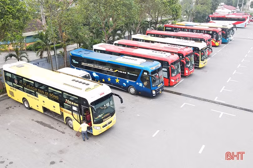 Quyết liệt xử lý xe hợp đồng trá hình tuyến cố định ở Hà Tĩnh