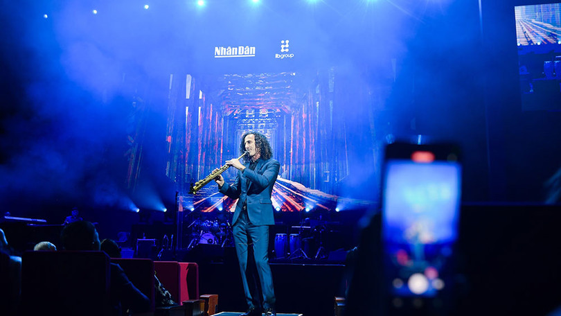 “Kenny G Live in Vietnam”: Đêm nhạc của cảm xúc