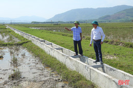 Nước tưới vụ hè thu: Lo vùng cuối kênh, cao cưỡng