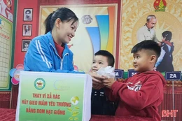 Mỗi “bom hạt giống” nhỏ, trăm ngàn mầm xanh lớn