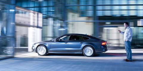 Công nghệ đỗ xe tự động của Audi