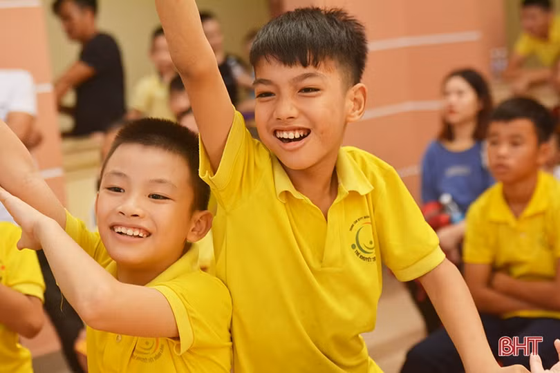 Cùng trẻ em khuyết tật Hà Tĩnh đón “Vầng trăng cổ tích”