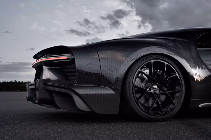 Siêu xe Bugatti Chiron đạt tốc độ hơn 490 km/h